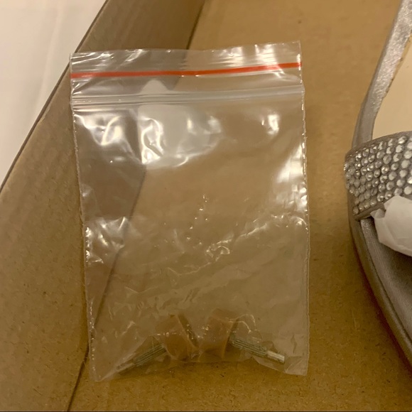 Le Château heels - Picture 3 of 4